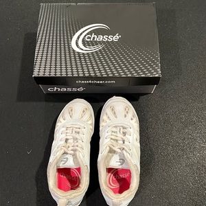 Chasse cheer shoe - white size 13Y